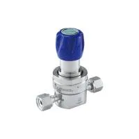 Регулятор AMFLO UHP AU23 Материал: Код ZS (Body,Poppet, Nozzle,Gland-SUS316L;Diaphragm-Hastelloy®C-22,Seat: PCTFE) ; Поверхность 0.25 um; 4х портовый, вх. давл. 206 бар, CV-0.9